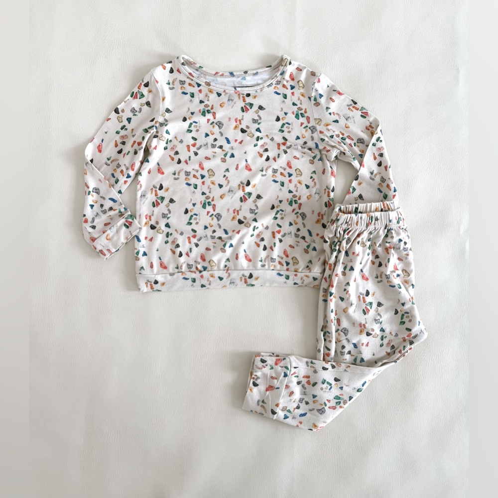 Bunny Knots Velveteen Set Pebbles 12/18 VGUC